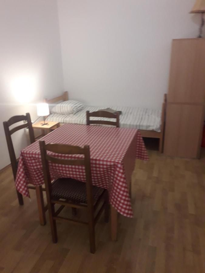 Jasmin Hotel Belgrade Luaran gambar