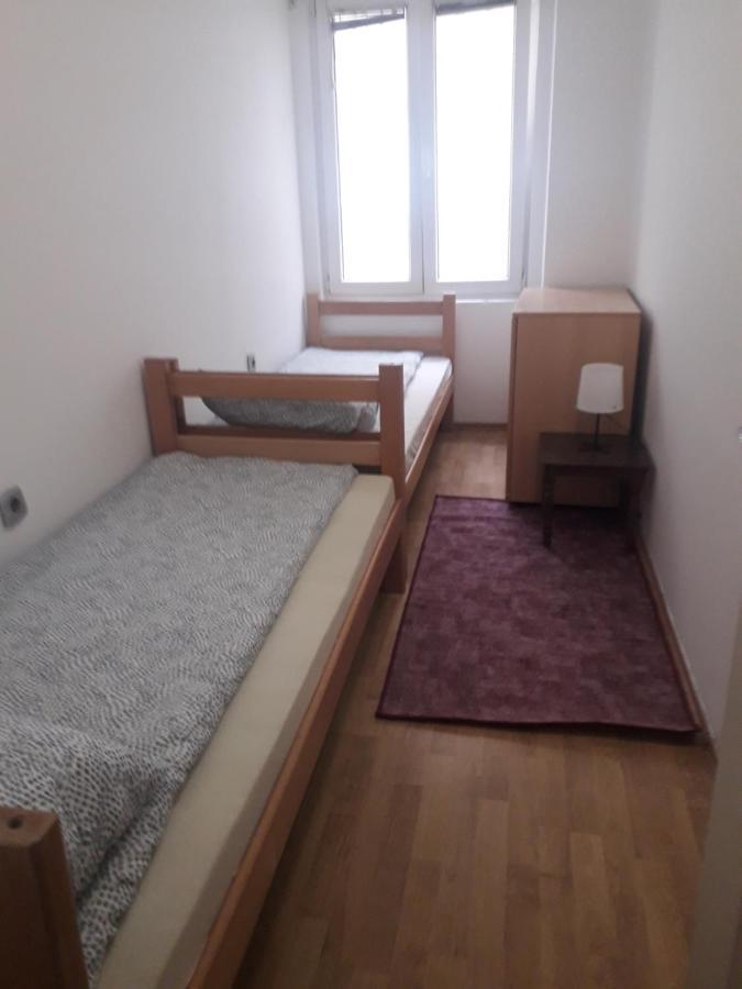 Jasmin Hostel Belgrade Luaran gambar